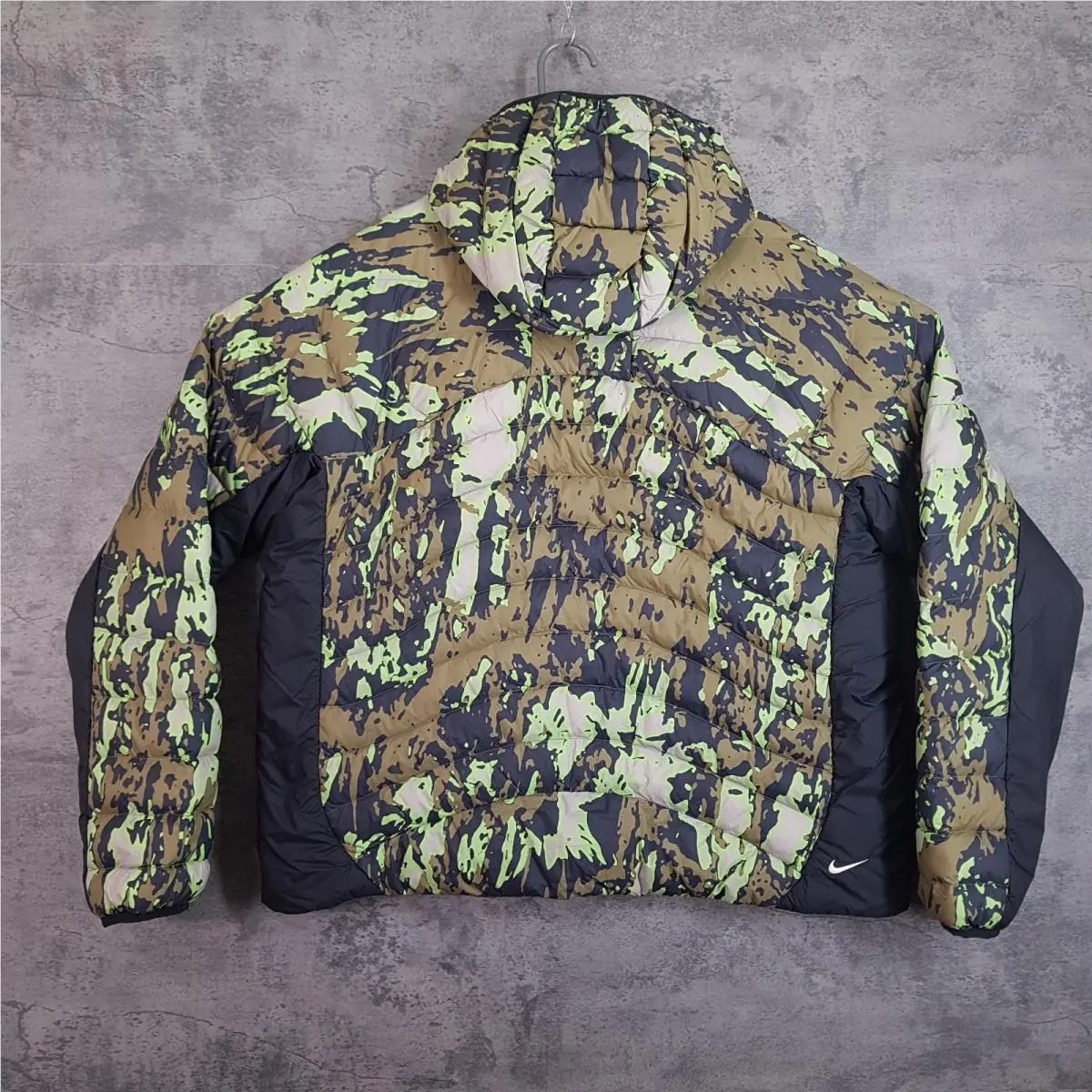 Nike clothing - Multicolor (UPC: 198488161402) 0