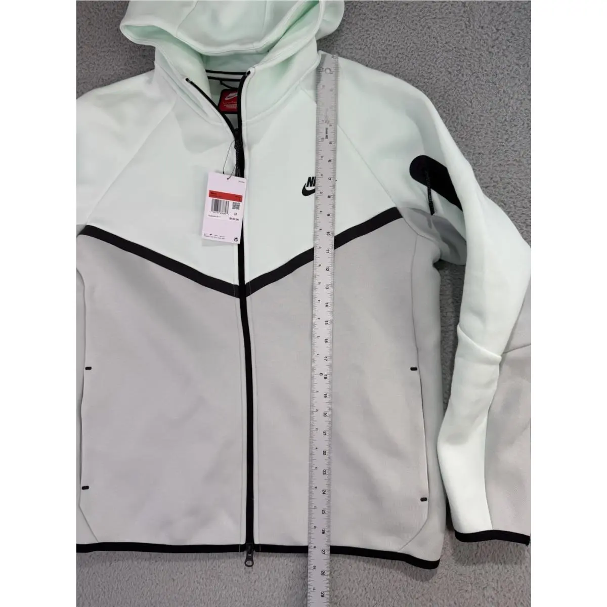 Nike clothing - Mint / Grey-Black (UPC: 198731682647) 4