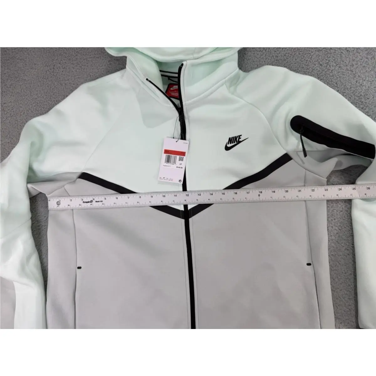 Nike clothing - Mint / Grey-Black (UPC: 198731682647) 6
