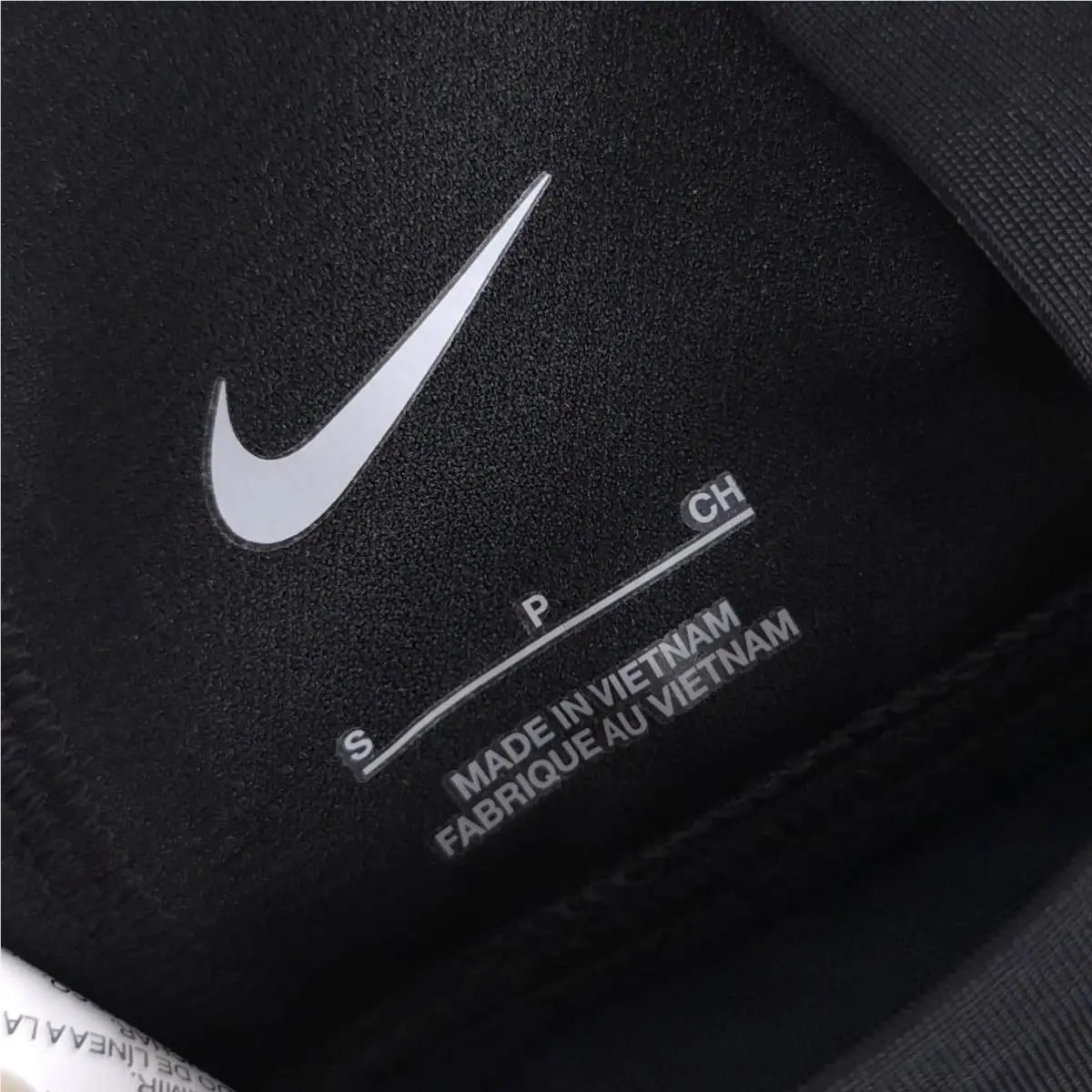 Nike clothing - Black (UPC: 030673001288) 0