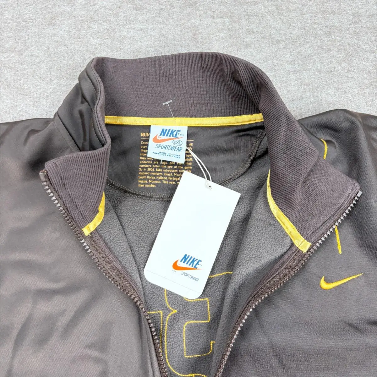 Nike clothing - Brown 0