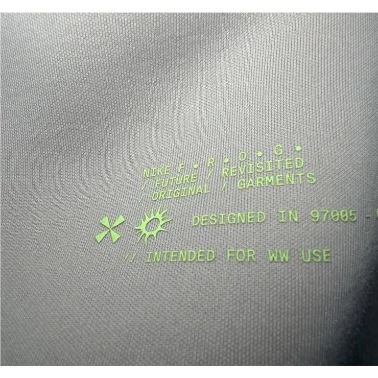 Nike clothing - Beige (UPC: 0198727288099) 4