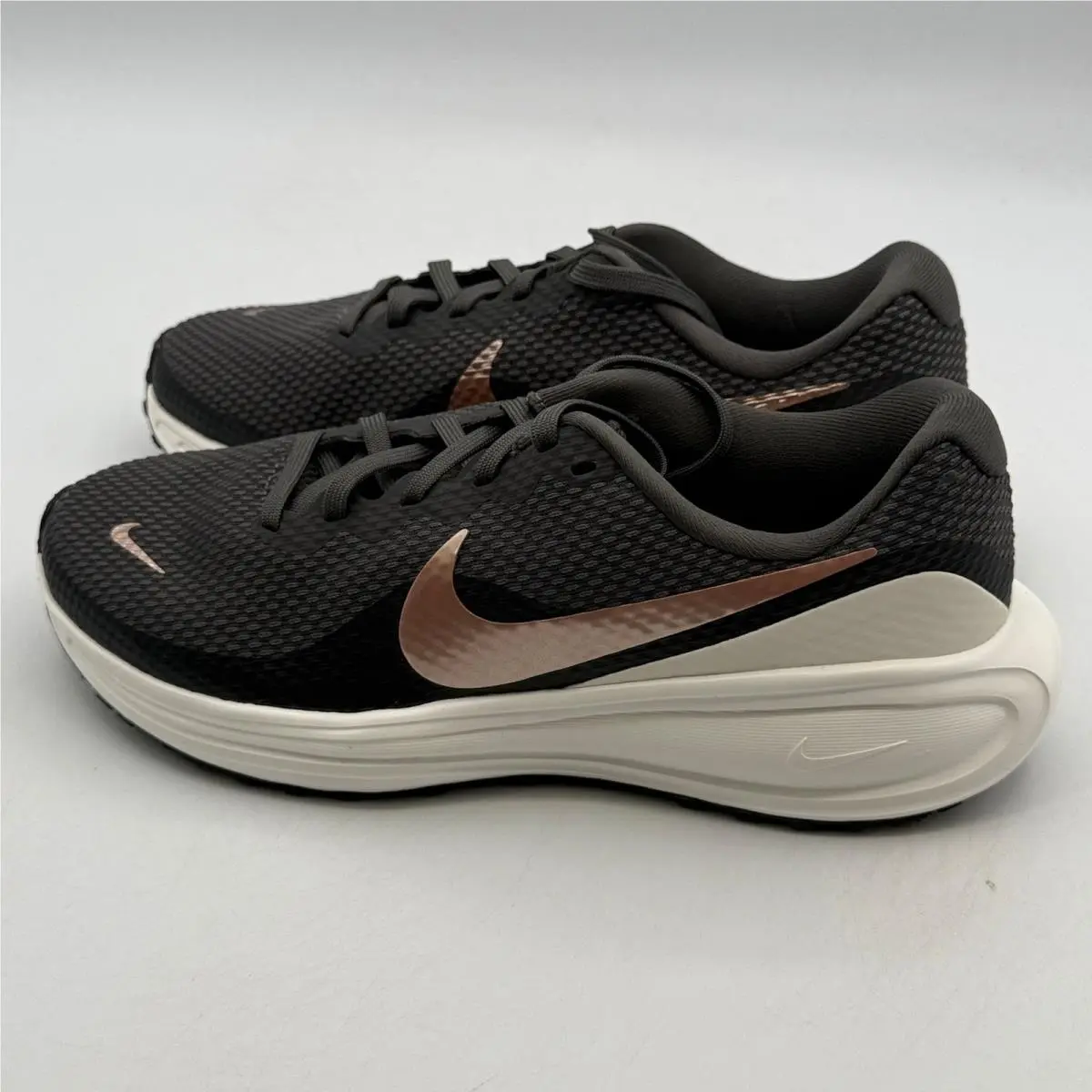 Nike shoes - Nike Revolution 8 - Revolution - Gray 1