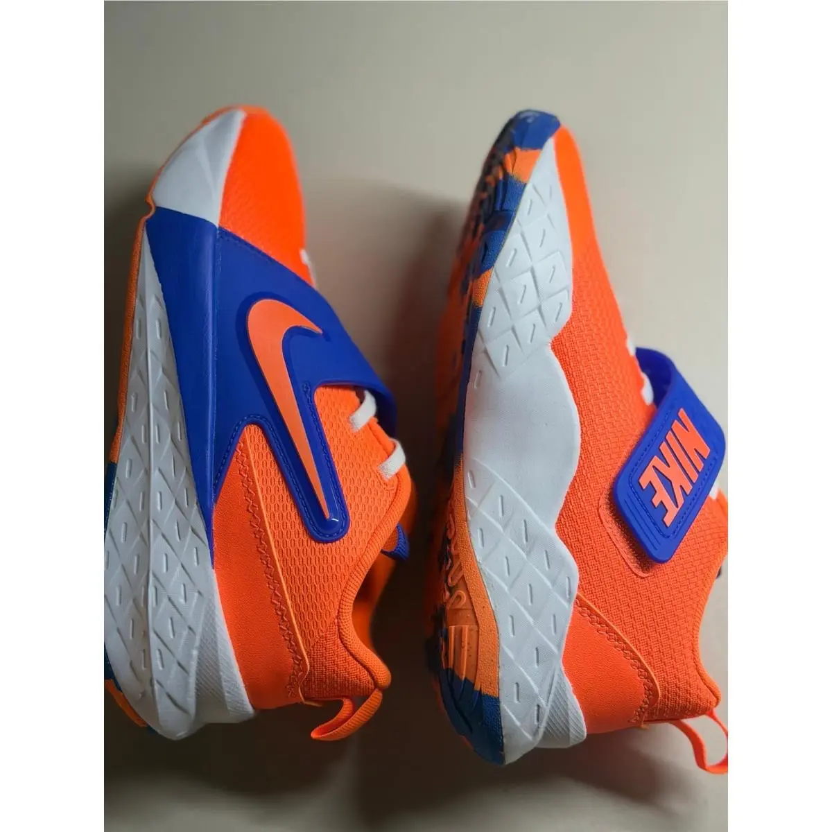 Nike shoes - Orange 3