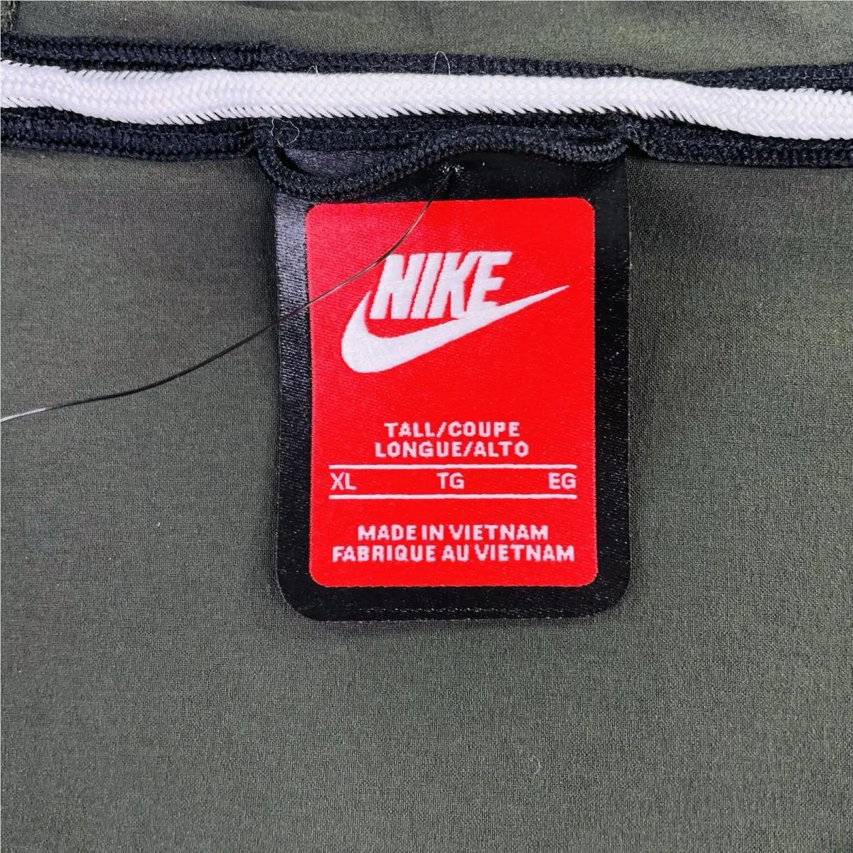 Nike clothing - Nike Tech Dri-FIT Woven Windrunner Colorblock Jacket - IH8461-355 - Black Green 0