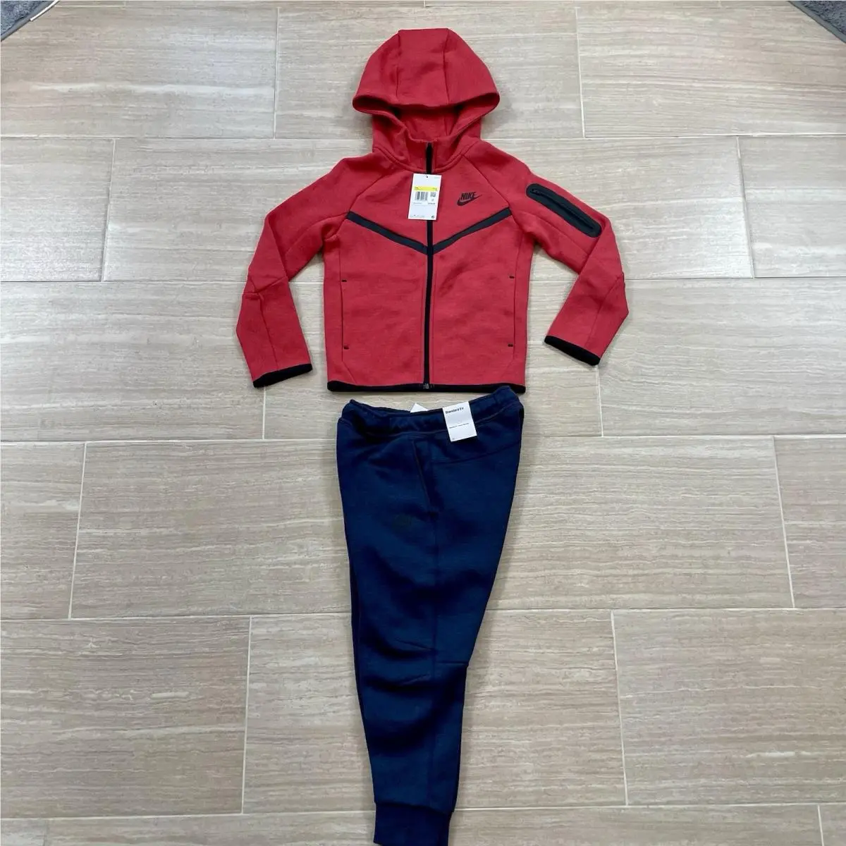 Nike clothing - HV5867-672 - HV5867-672 - Red / Navy Blue 1