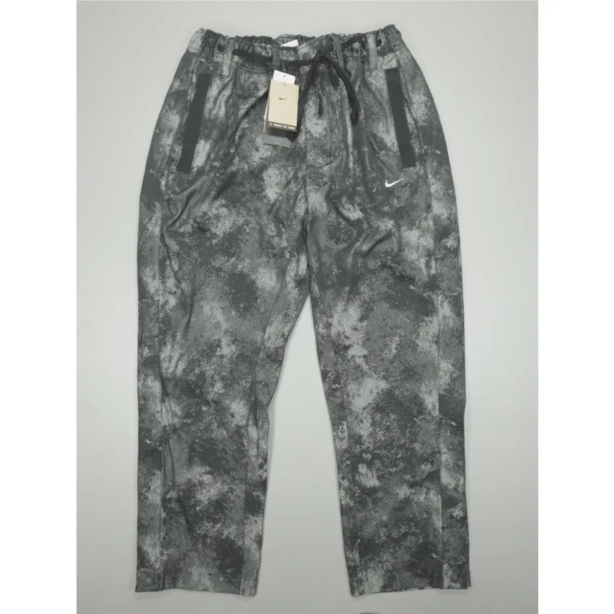 Nike Basketball Break Away Pants Men`s Size L Black Dark Grey Repel FZ0648-010