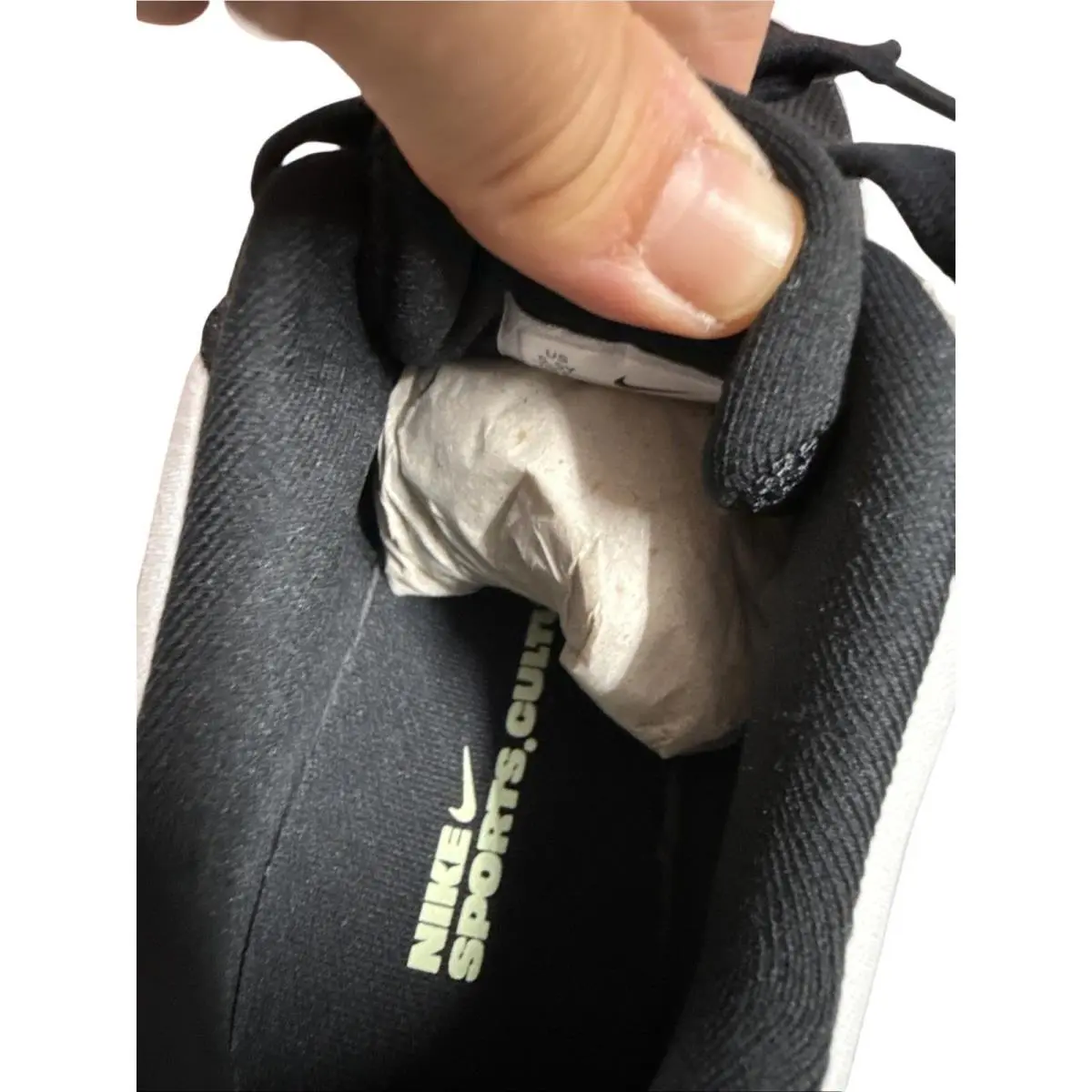 Nike shoes - Black 3