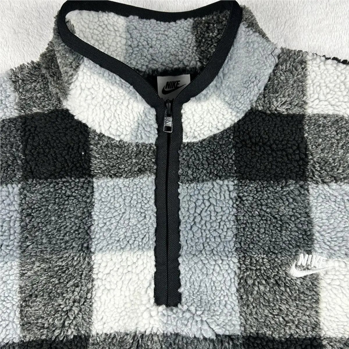 Nike clothing - Black (UPC: 0197600294387) 4