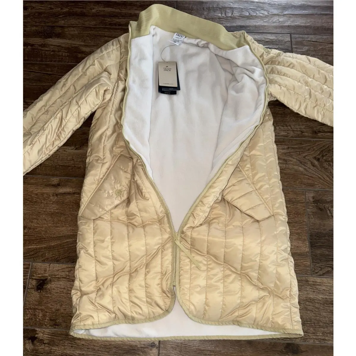 Nike clothing - Sportswear - Sportswear - Beige (UPC: 196149346922) 19