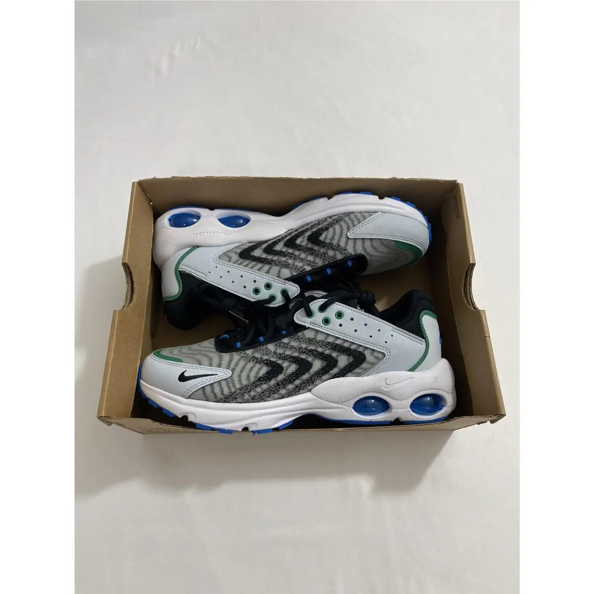 Youth Size 6.5Y White Black Nike Air Max TW GS Running Shoes DQ0296 003