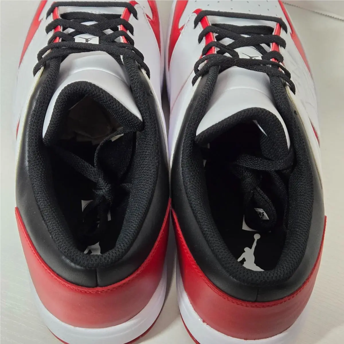 Nike shoes - White 4