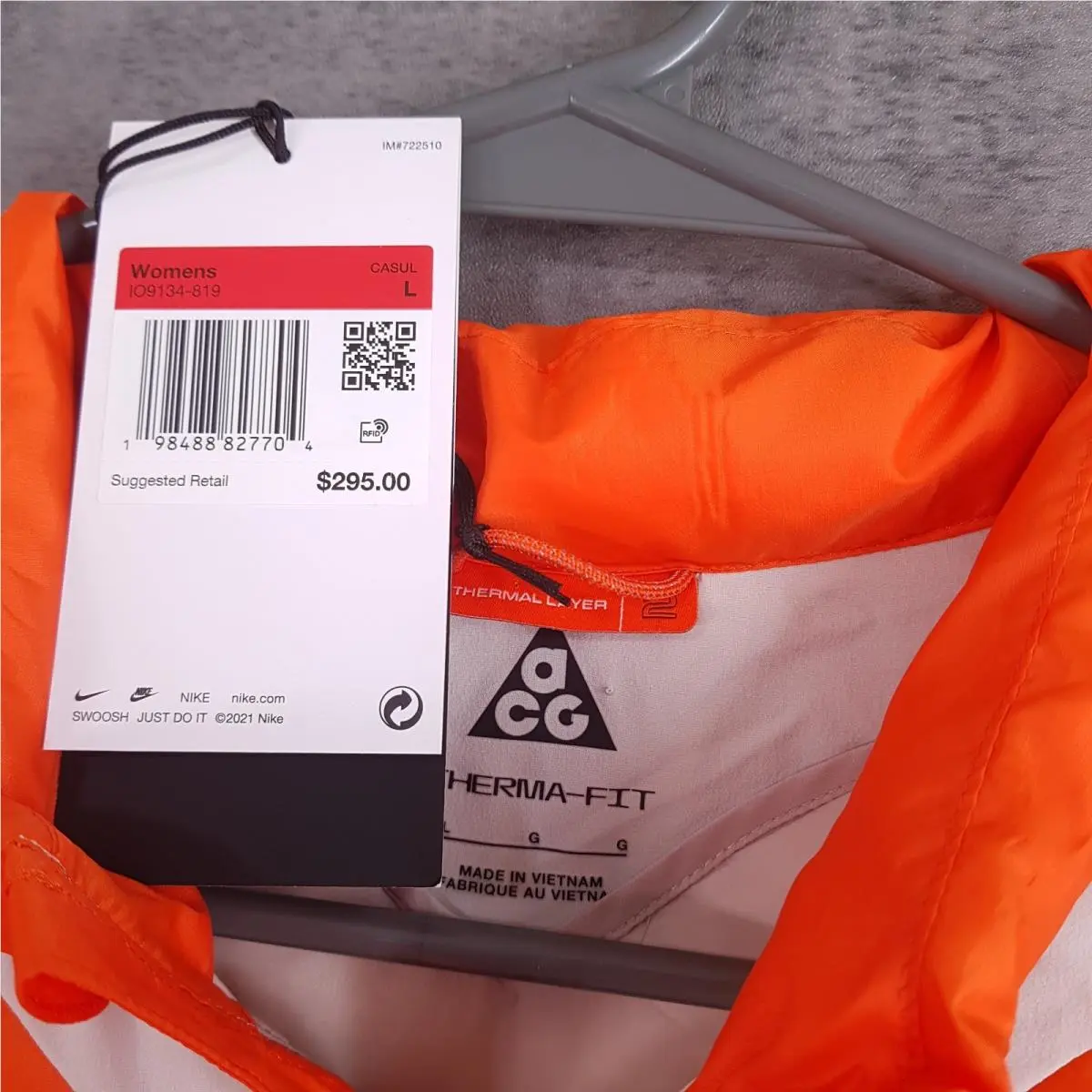 Nike clothing - Orange (UPC: 0198488839547) 1