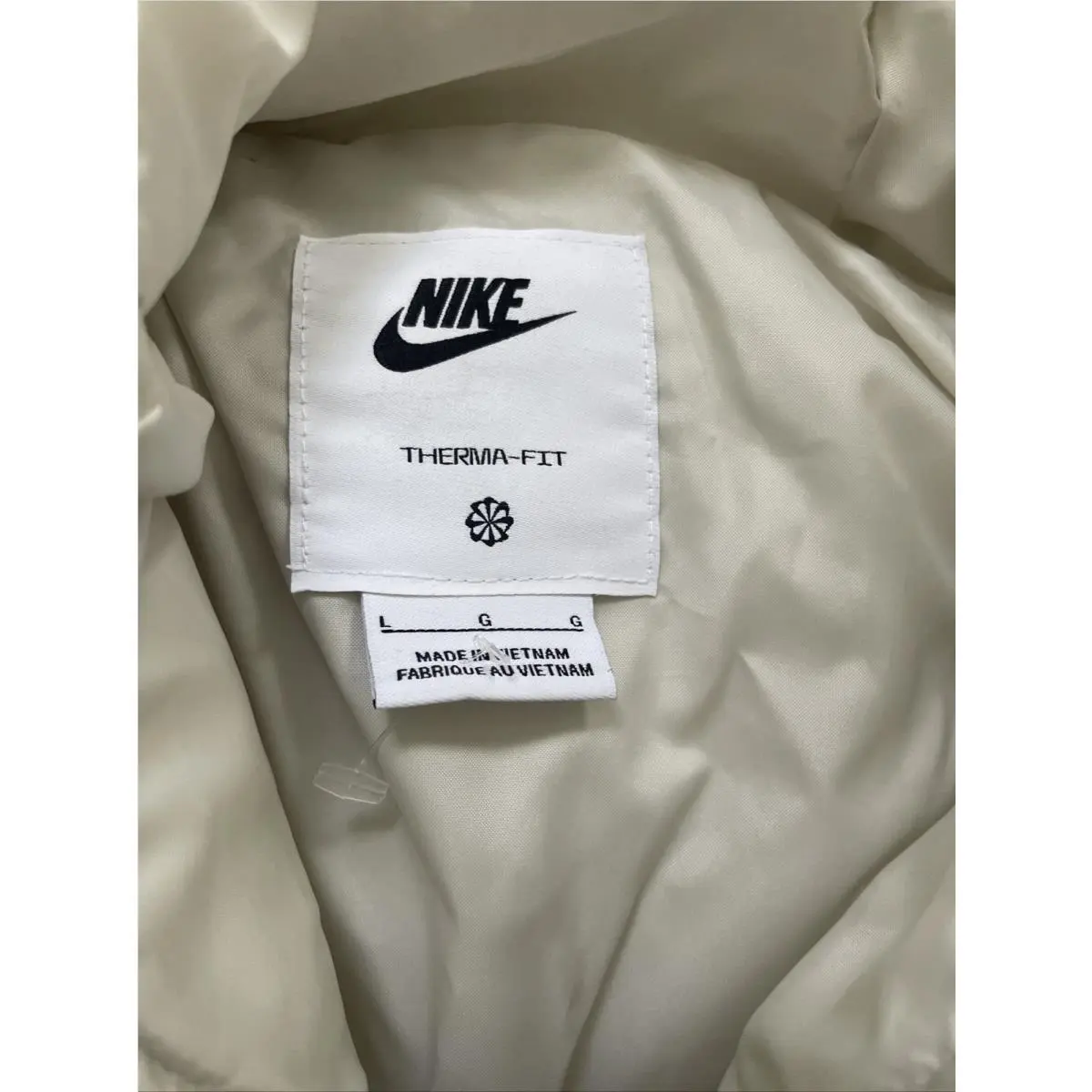 Nike clothing - Ivory (UPC: 0198482107048) 2