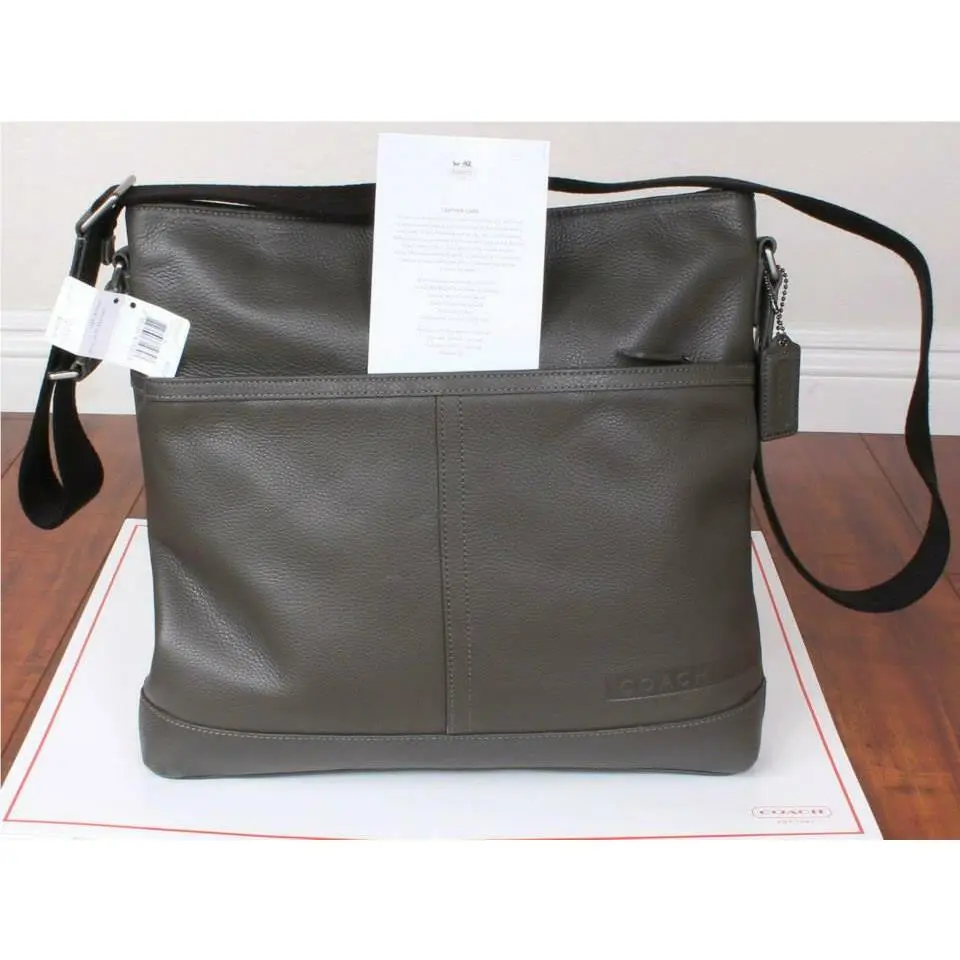 Nwt-authentic Men`s Coach Pebble Lether Shoulder Bag F70457
