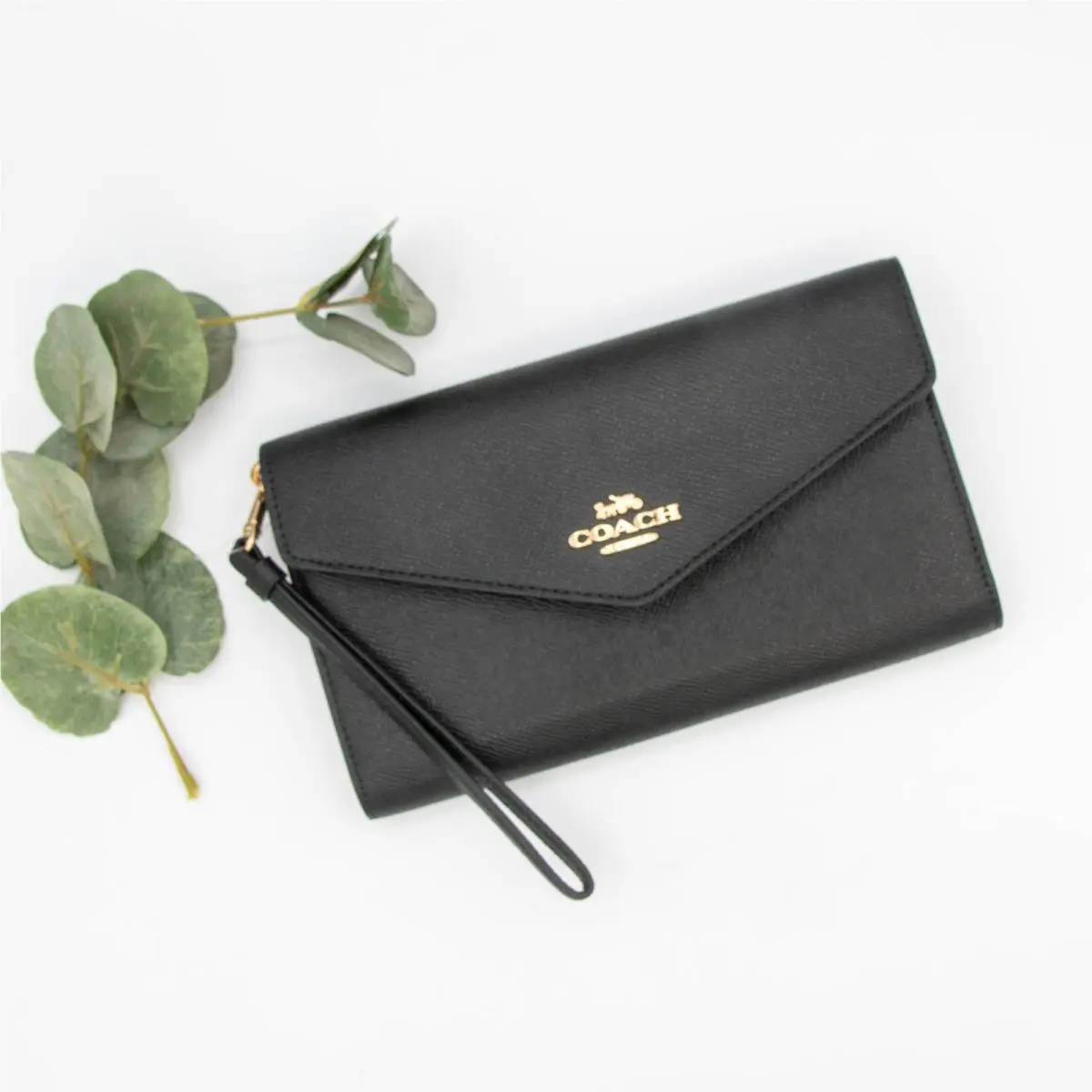 Coach Black Crossgrain Leather Travel Envelope Timeless Elegant Wristlet Wallet