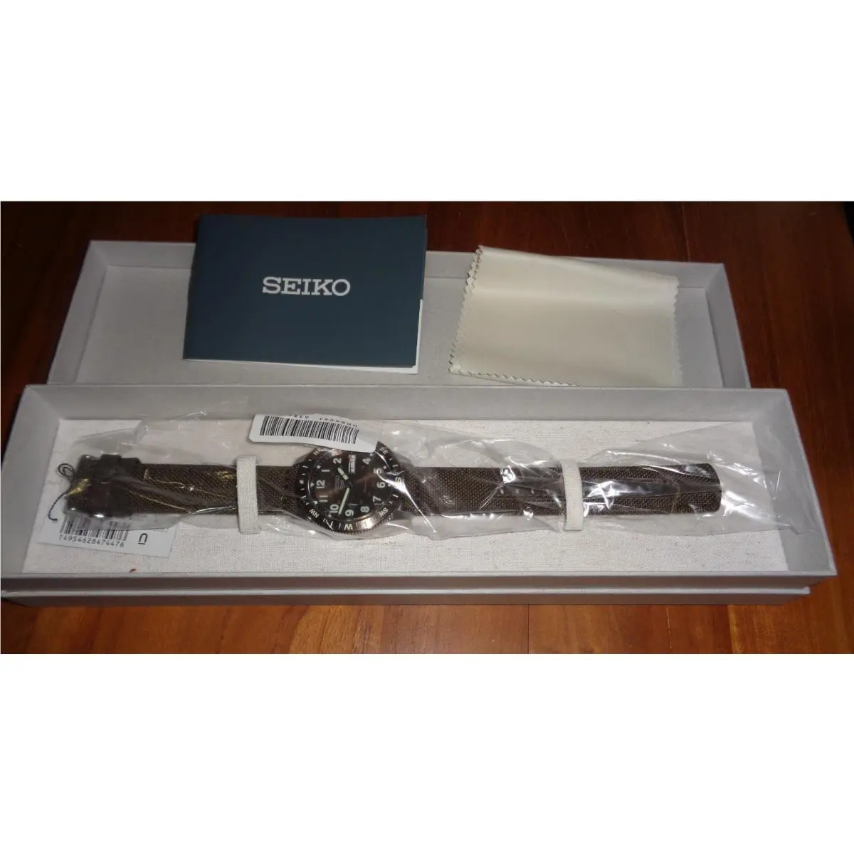 Men`s Watch 5 Sport Field HDB009J Model by Seiko