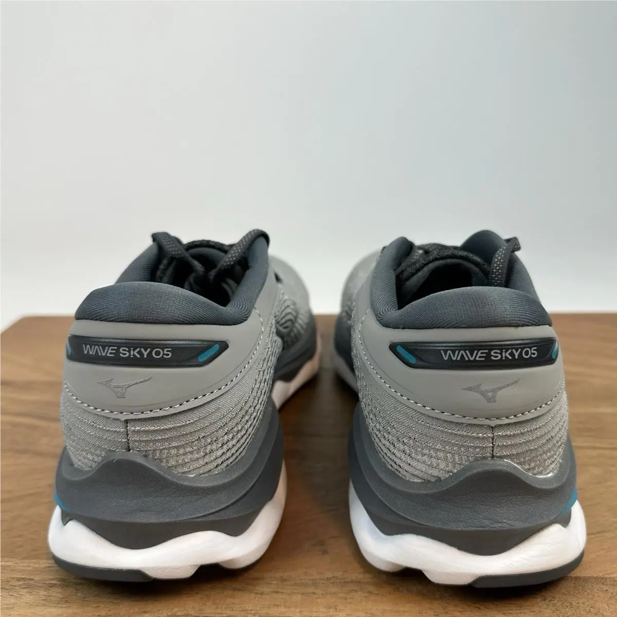 Mizuno shoes - Mizuno Wave Sky - Wave Sky - J1GD210205 - Gray 4