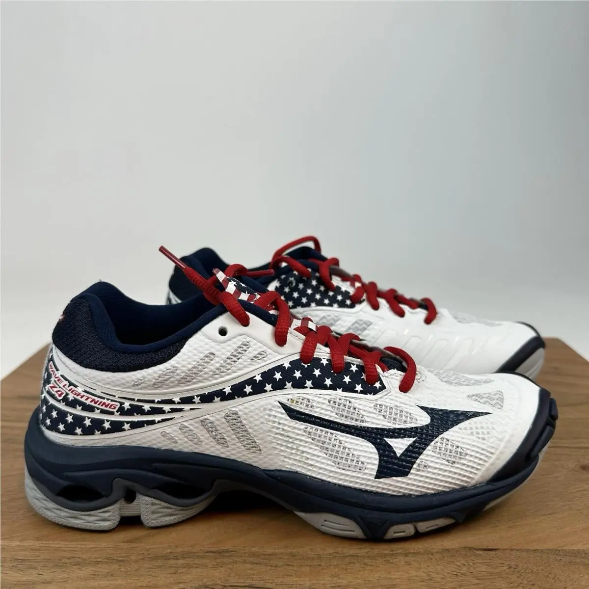Women Mizuno Wave Lightning Z4 White Athletic Volleyball Sneakers Shoes 6 M