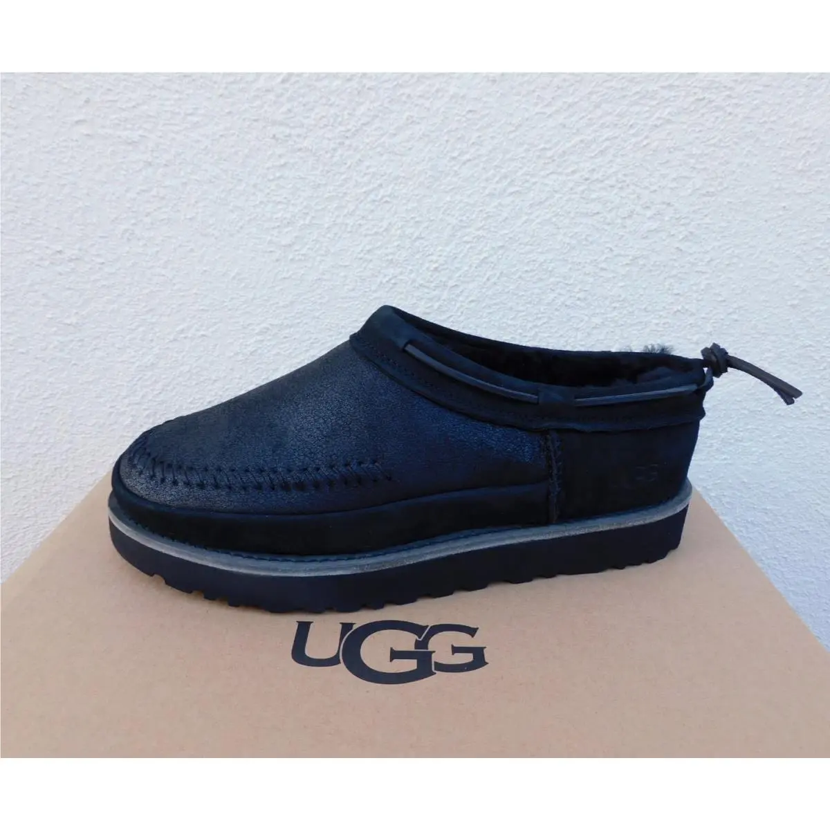 UGG shoes - UGG Campfire Slip-on - Campfire - Black (UPC: 192410377015) 1