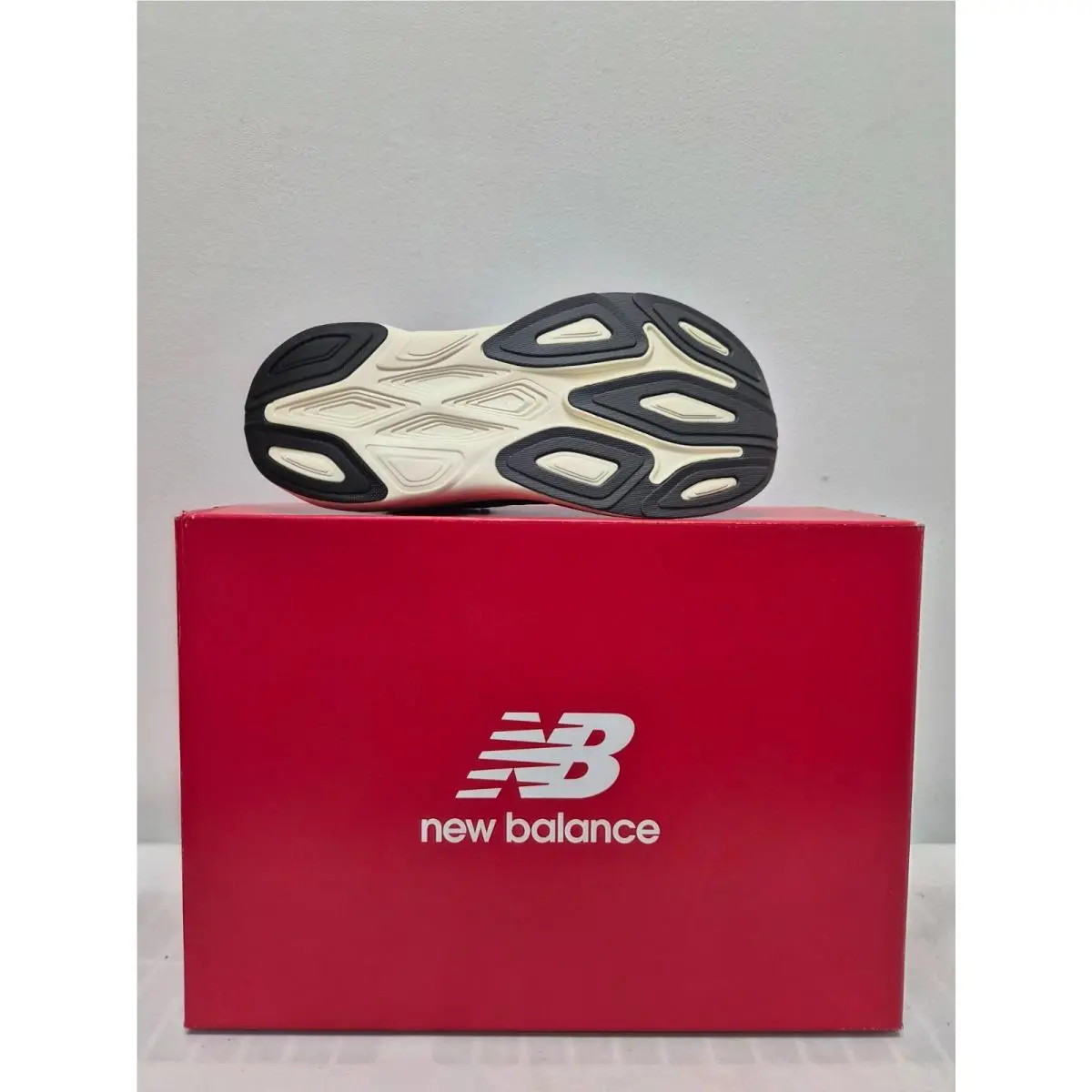 New Balance shoes - NEW BALANCE FRESH FOAM X MORE v6 - MMORLC6 - Gray 2