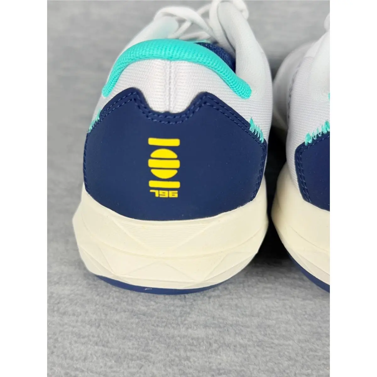 New Balance shoes - New Balance FuelCell 796v4 - FuelCell - White 3