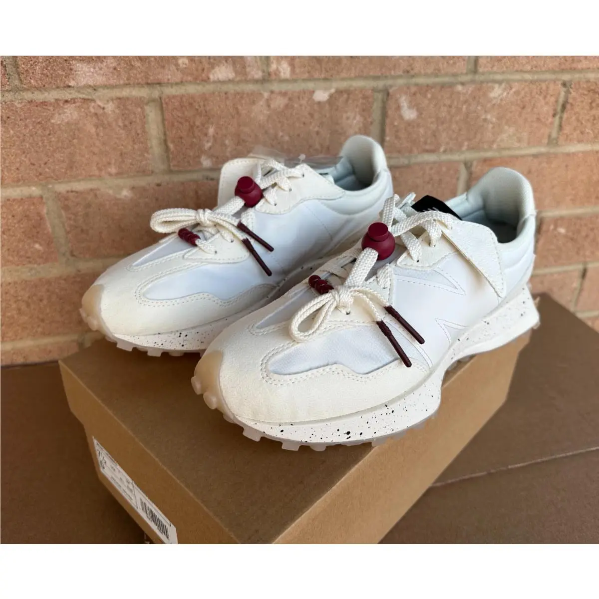 New Balance 327 Colors x Studios Snow White 574 990 991 992 Kith Women Size 9