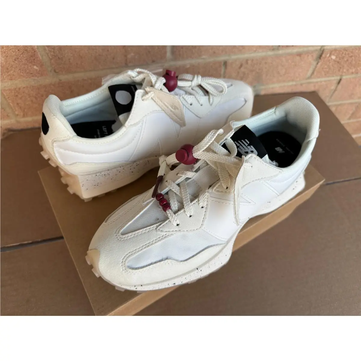 New Balance shoes - New Balance 327 - Snow White/Rumba Red 13