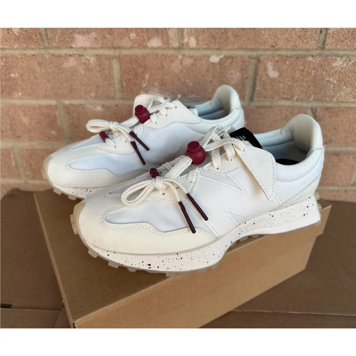 New Balance shoes - New Balance 327 - Snow White/Rumba Red 0