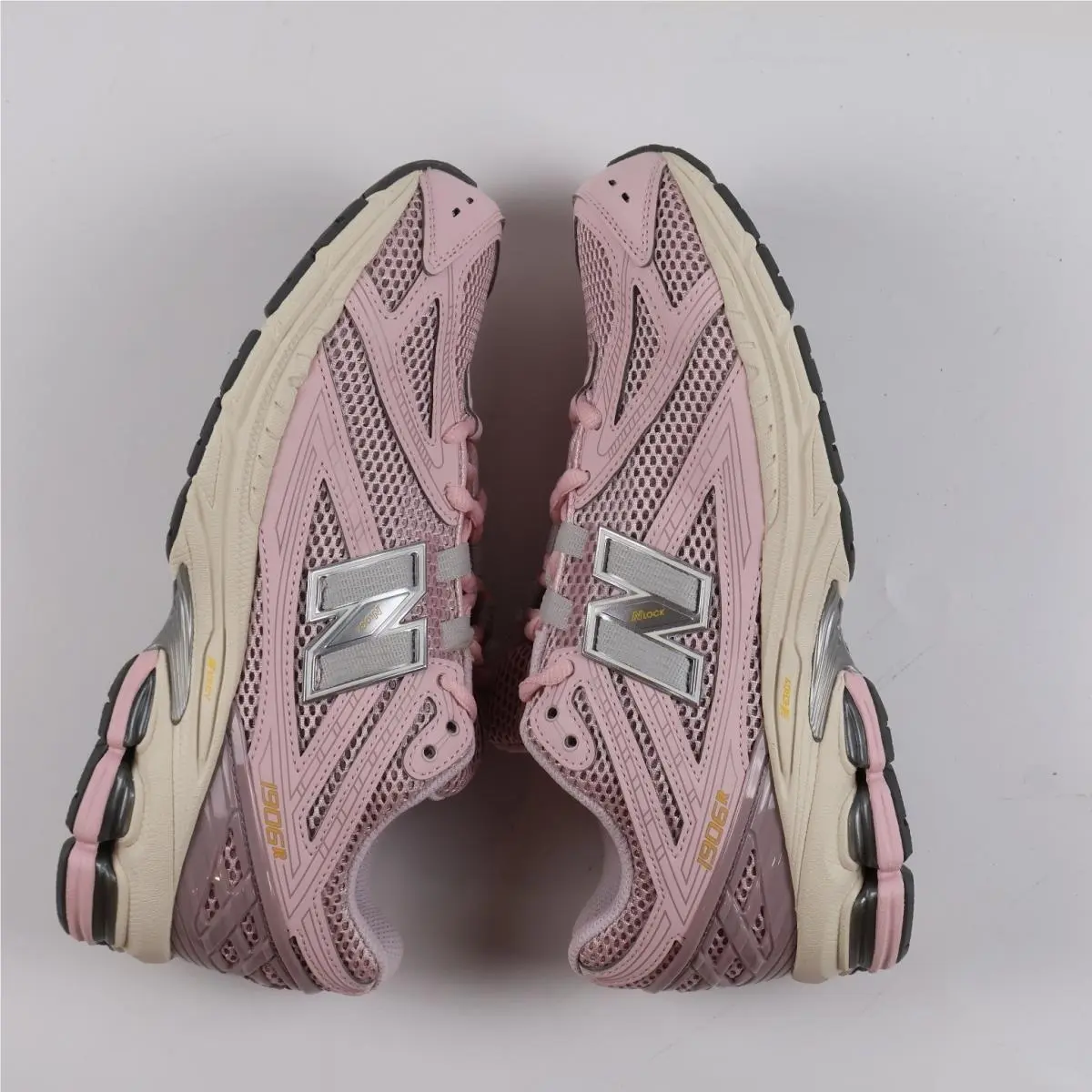 New Balance shoes - New Balance 1906R - Pink 3