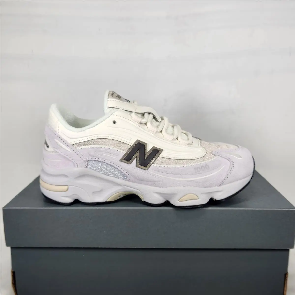 New Balance 1000 Sneaker Kids Size 4 Grey White Running Shoes GC1000SB