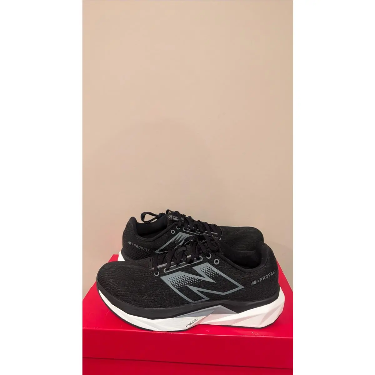 New Balance Men`s Fuelcell Propel v5 Running Shoe Size 11