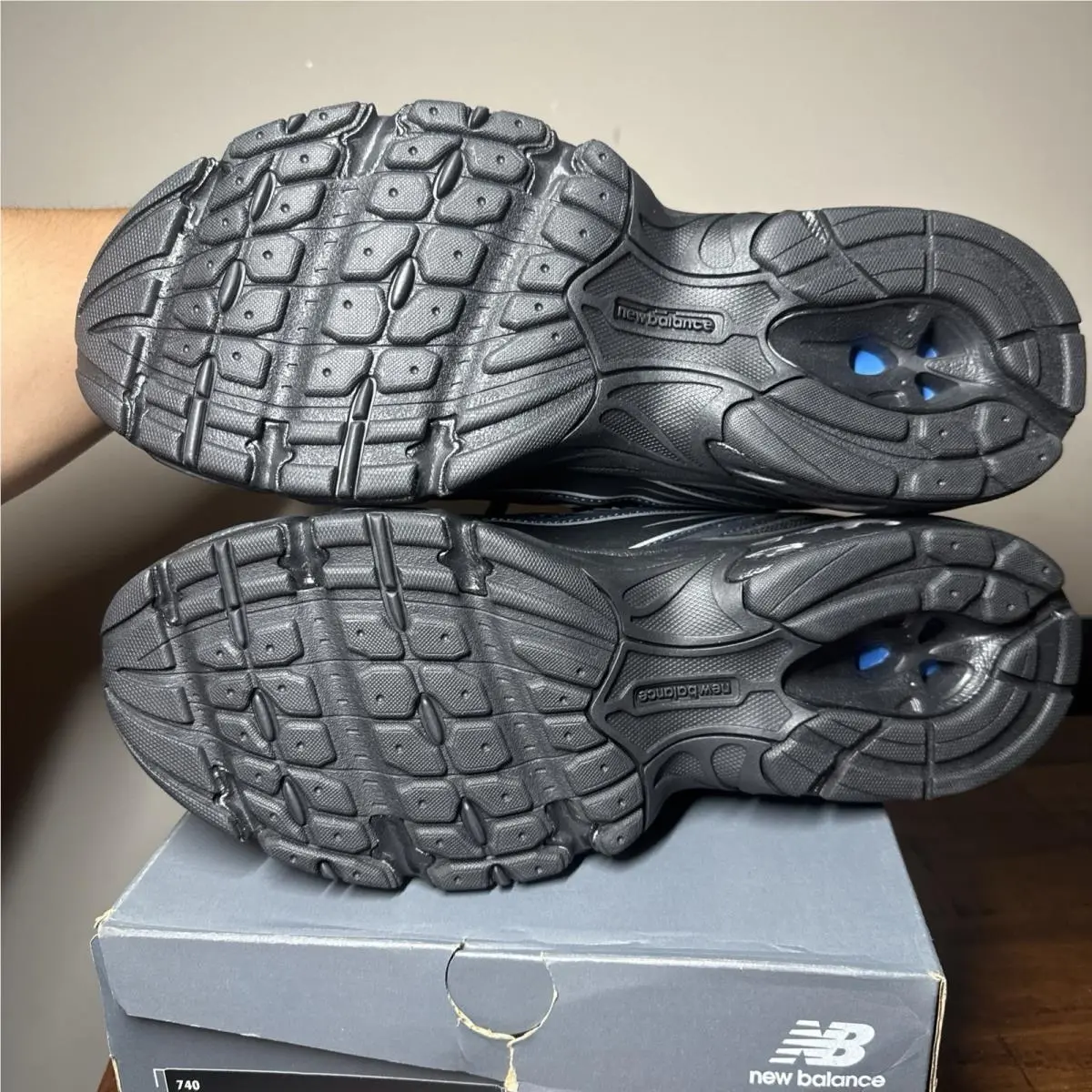New Balance shoes - New Balance 740 - Black 3