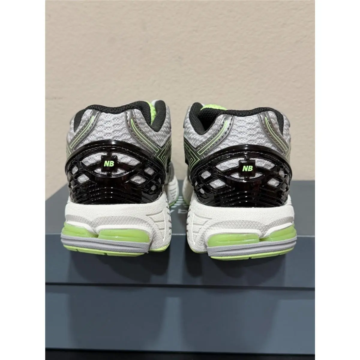 New Balance shoes - Silver 3