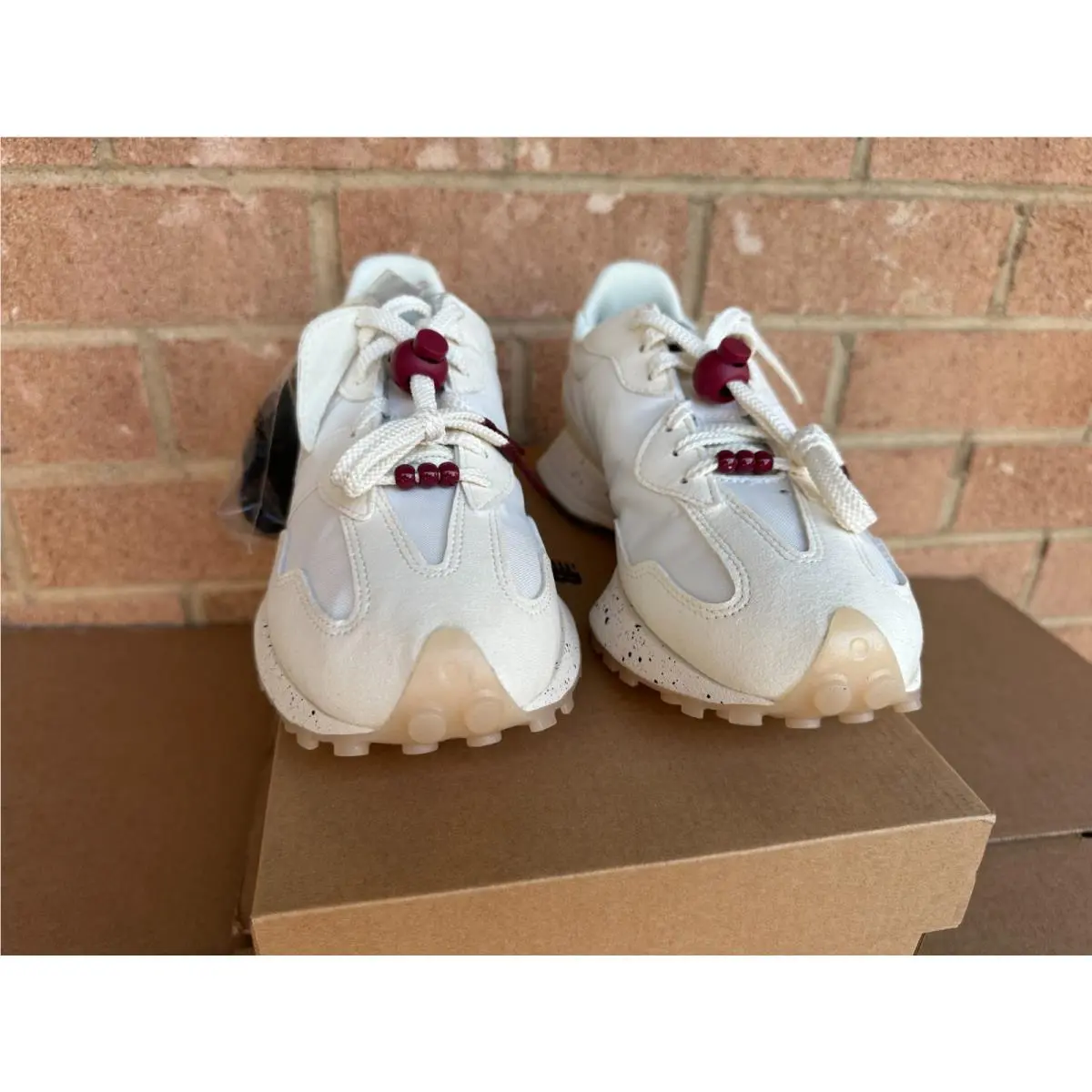 New Balance shoes - New Balance 327 - Snow White/Rumba Red 6