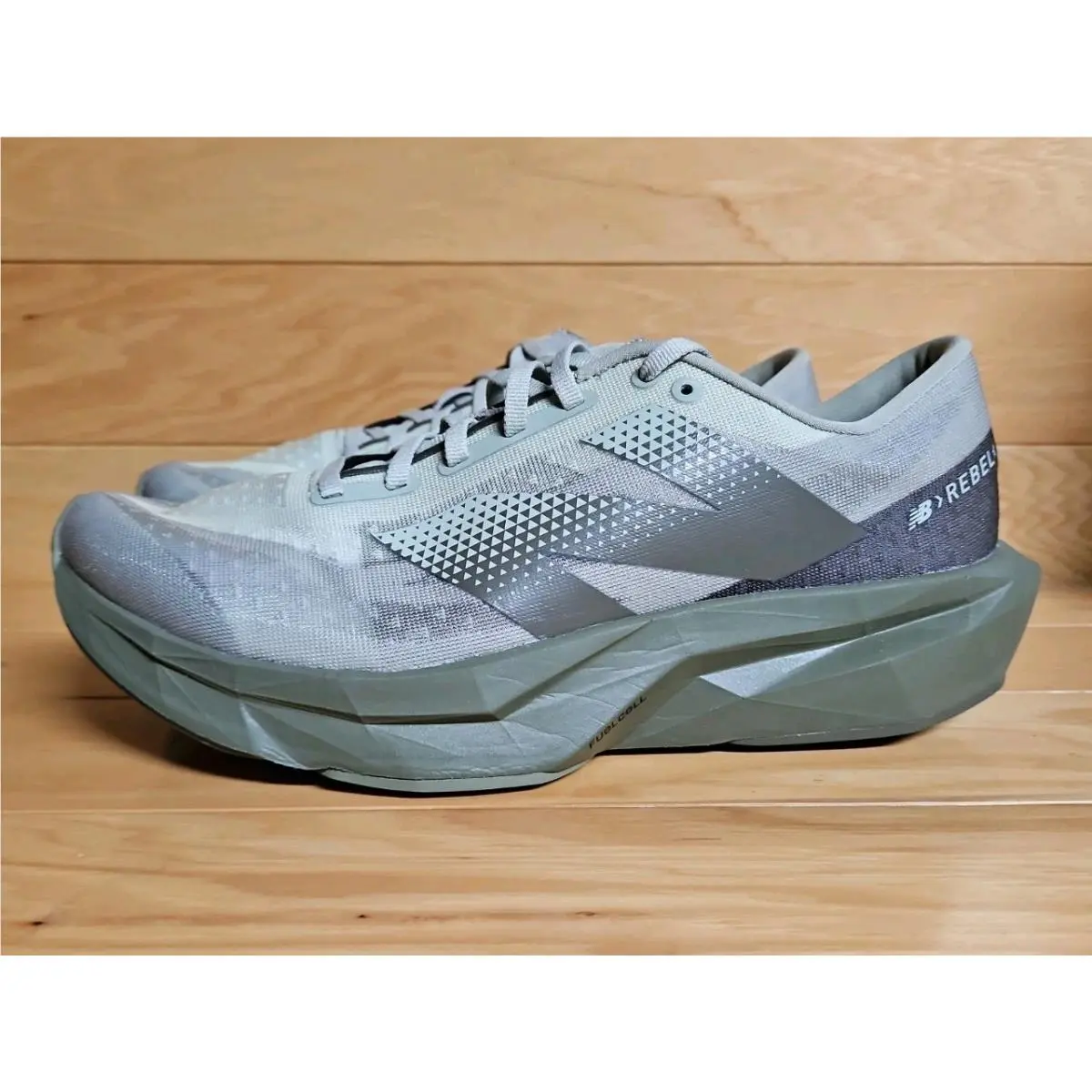 New Balance shoes - New Balance FuelCell Rebel - FuelCell Rebel - MFCXLF4 - Green 4