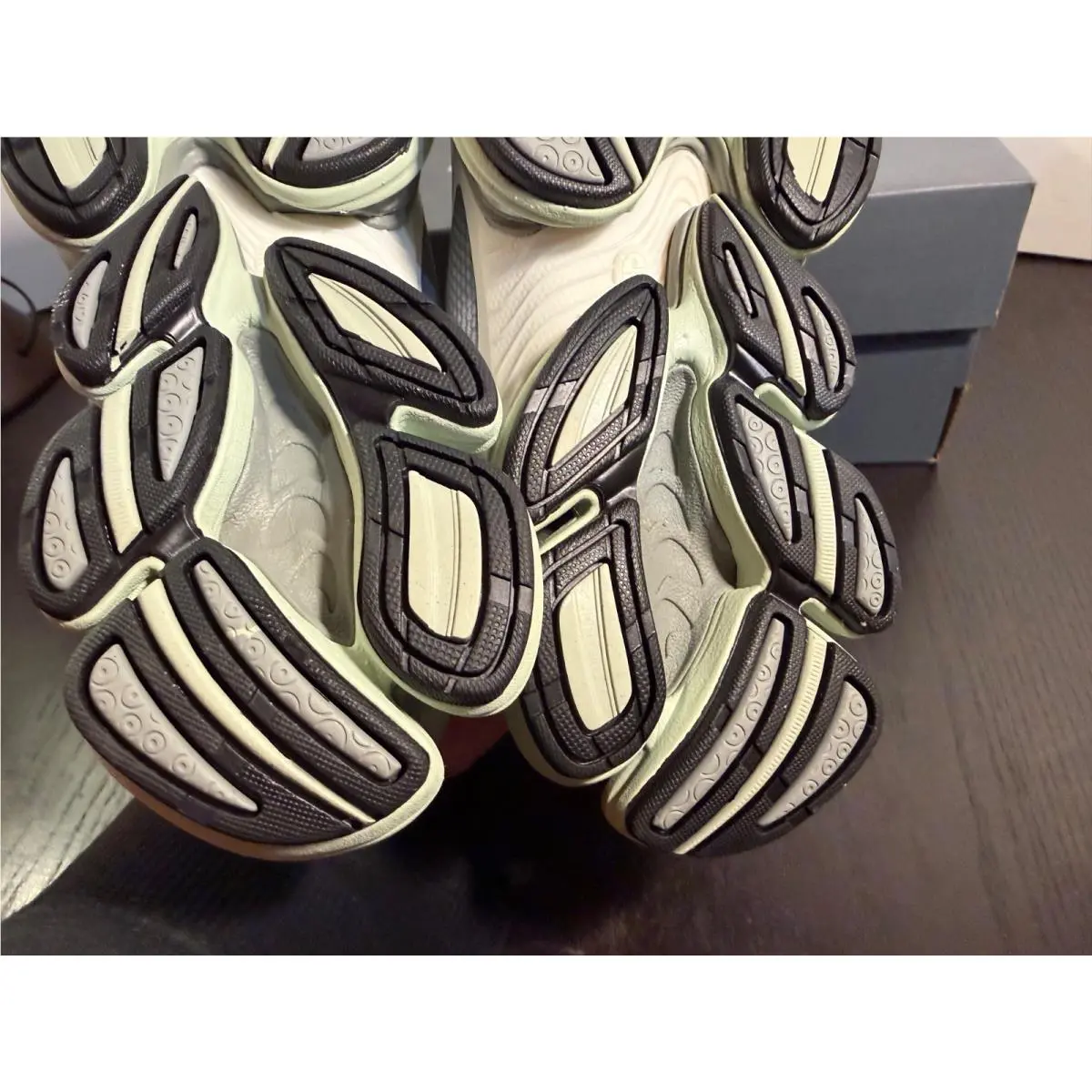 New Balance shoes - New Balance 2000 - Green, Grey 13