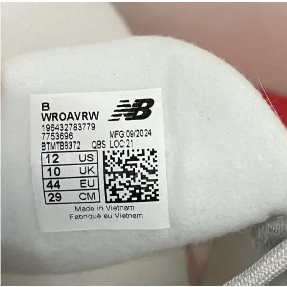 New Balance shoes - New Balance Fresh Foam Roav - White 7