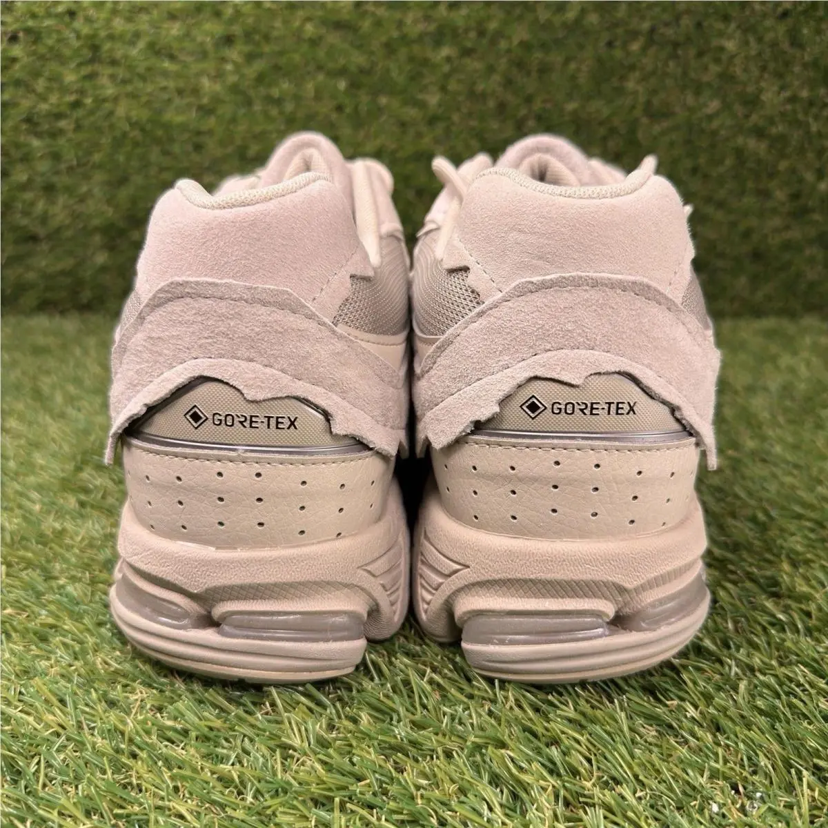 New Balance shoes - New Balance 2002 R - U2002DXC - Brown 1