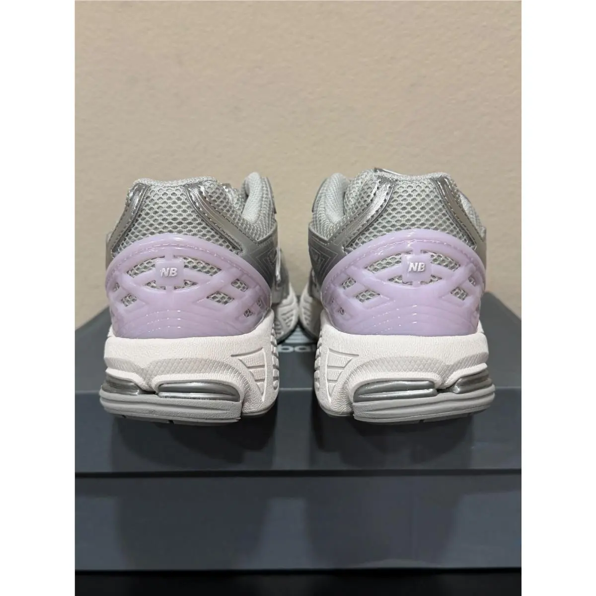 New Balance shoes - Silver 3