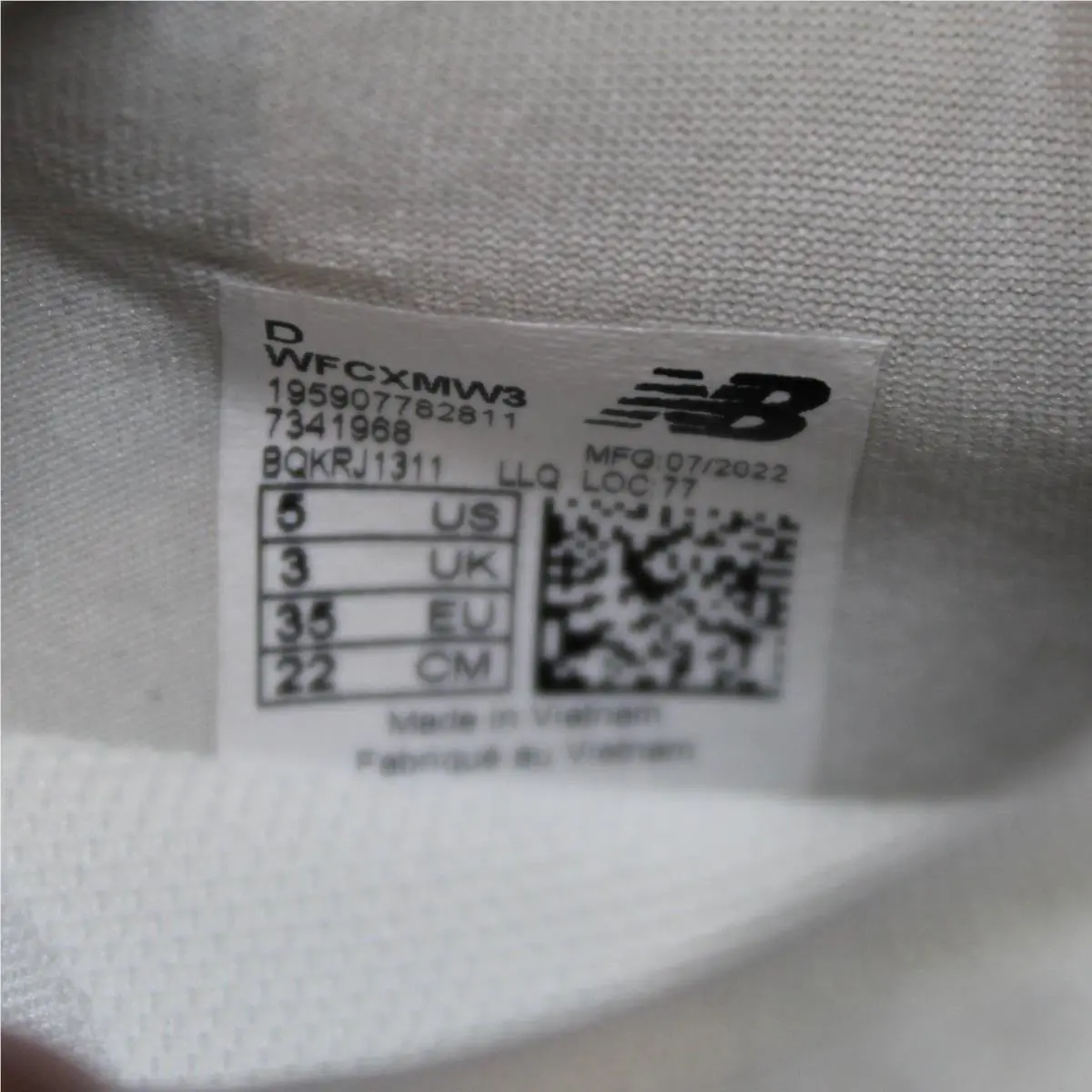 New Balance shoes - New Balance Fuelcell Rebel v3 - White 0