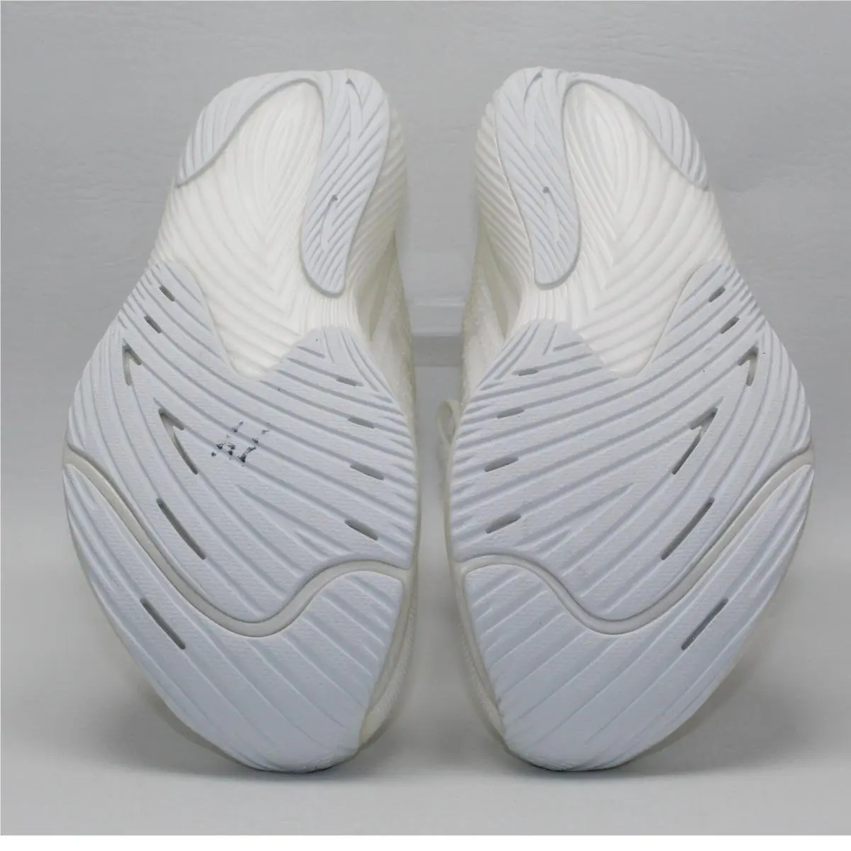New Balance shoes - New Balance Fuelcell Rebel v3 - White 6