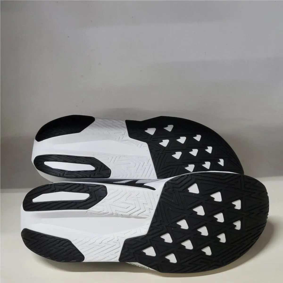 New Balance shoes - New Balance FuelCell Rebel - FuelCell Rebel - Black 5
