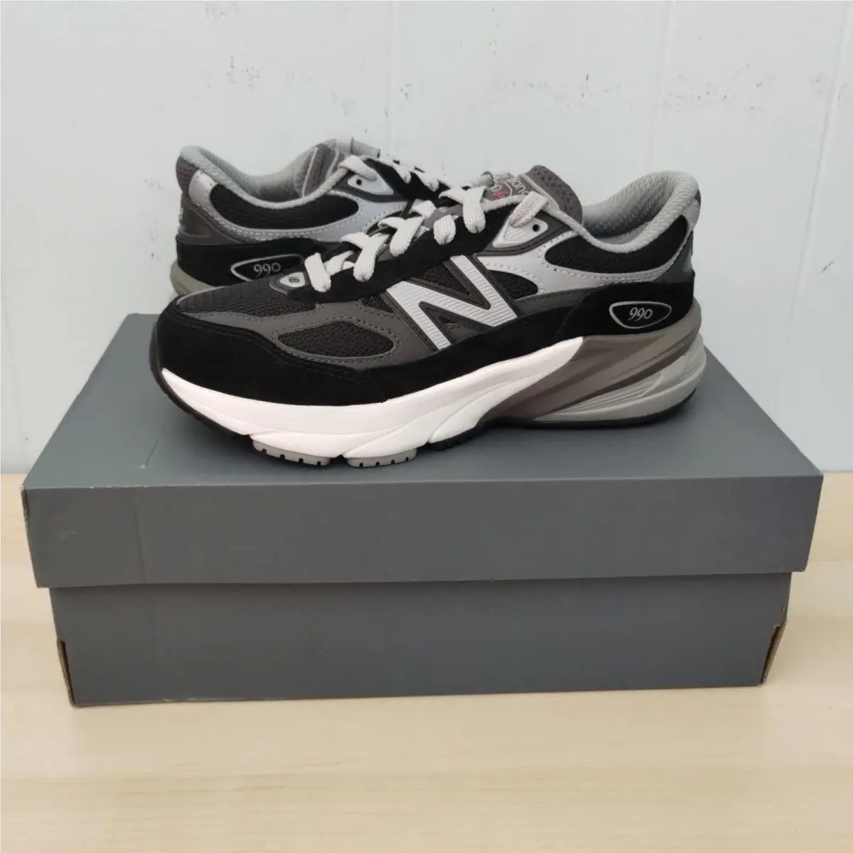 4Y/5.5W New Balance 990v6 Fuelcell Walking Running Sneakers Black Grey