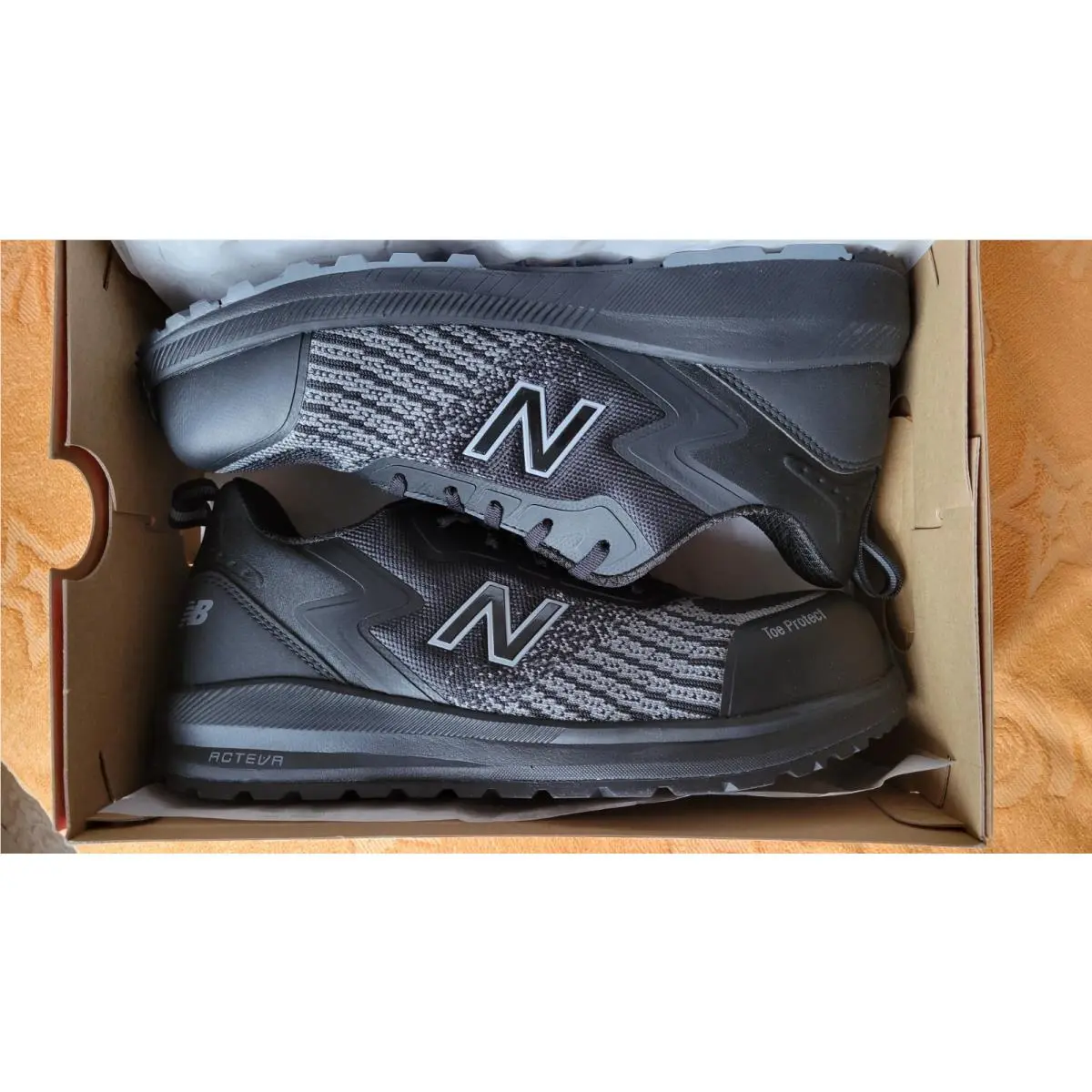 New Balance shoes - Black 1