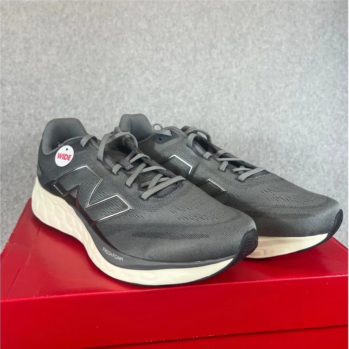 New Balance Fresh Foam 680 v8 Mens 13 4E Extra Wide Grey Running Shoes M680LG8