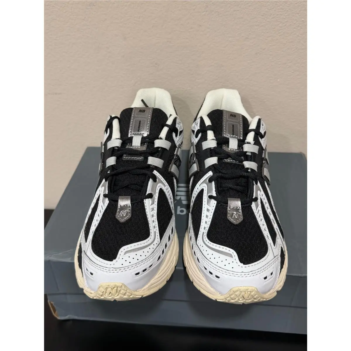 New Balance shoes - Black 1