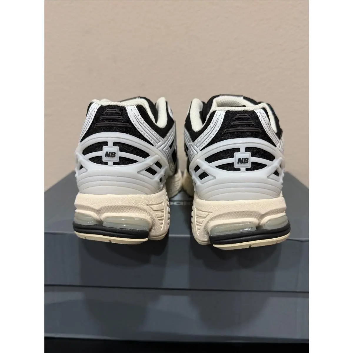 New Balance shoes - Black 3