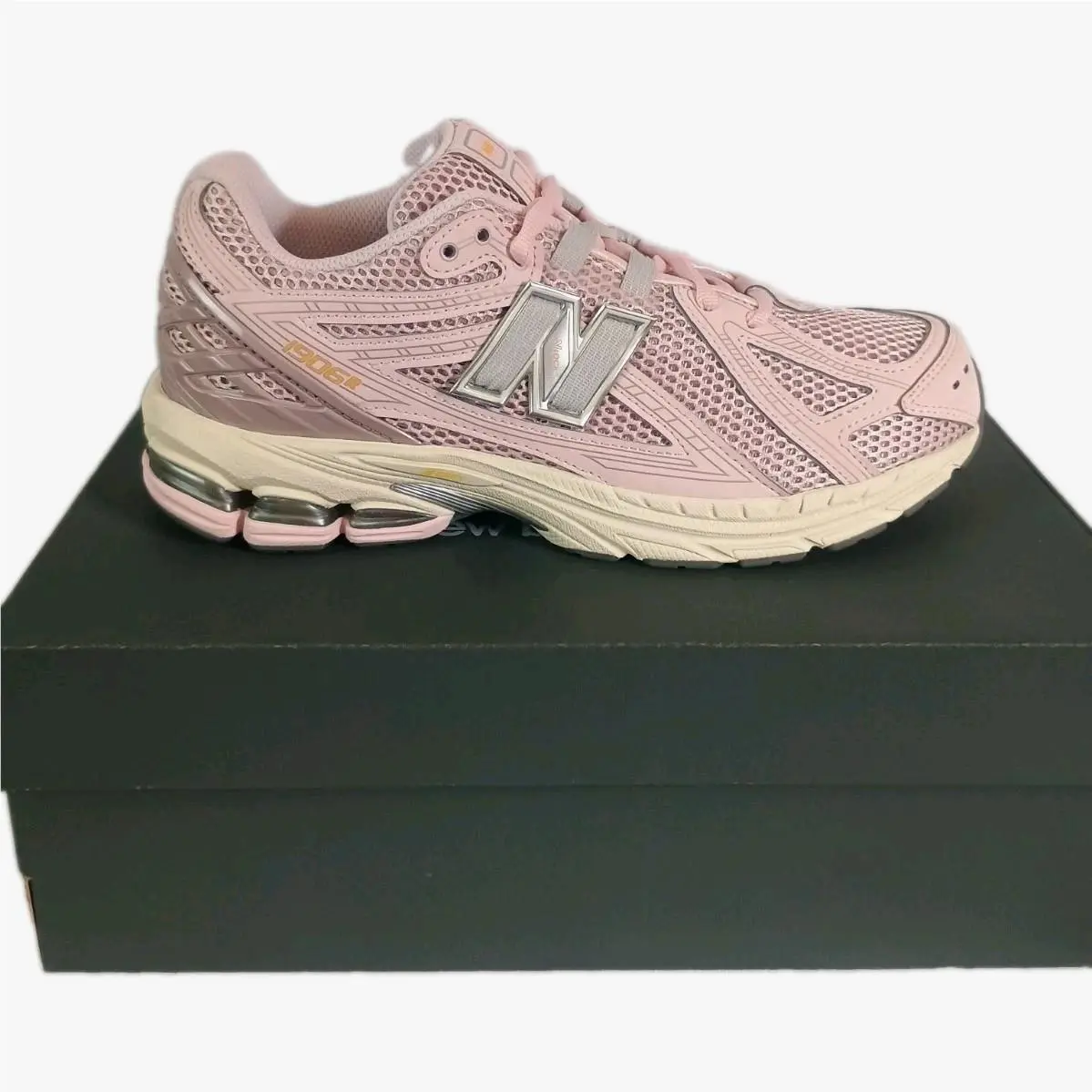 New Balance 1906r Pink/rose Sugar - Size 6.5Y/8W W/box