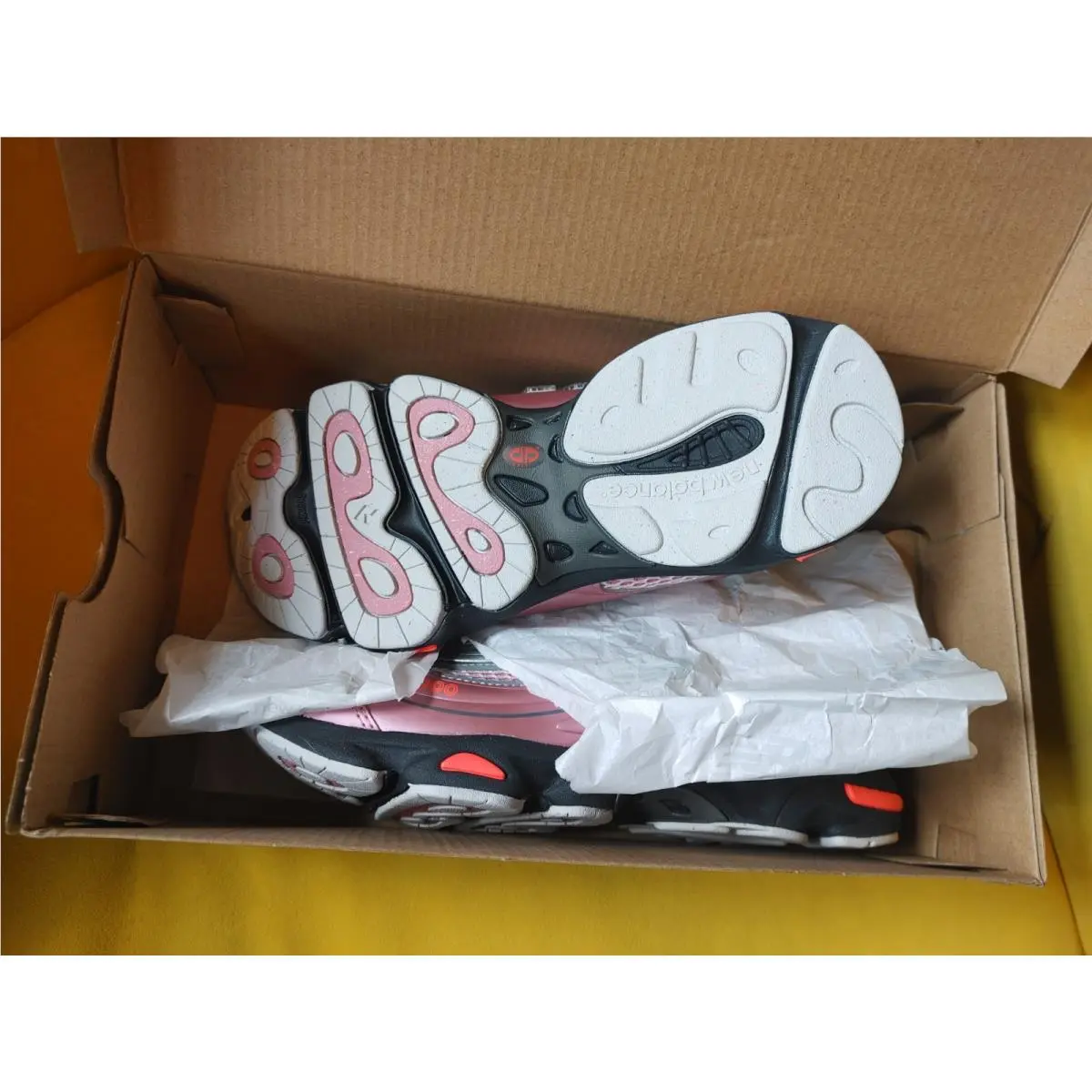 New Balance shoes - New Balance 1000 - Pink 0
